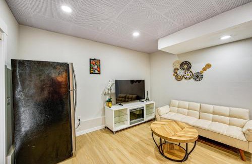 Des Moines Apartamento | 1 Mi to Puget Sound Shores Modern Des Moines Apt!
