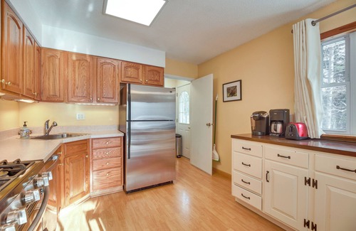 Waitsfield Casa | 1 Mi to Sugarbush Resort: Dog-Friendly Home!
