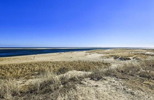 Chatham Casa | 1 Mi to Town and Oyster Pond Beach Chatham Retreat
