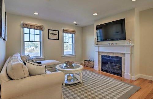 Chatham Casa | 1 Mi to Town and Oyster Pond Beach Chatham Retreat