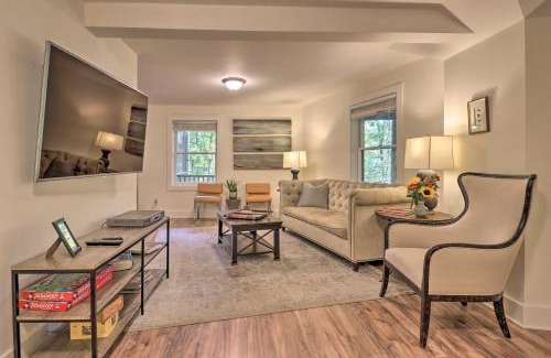 Highlands Casa | 1 Mi to Town Chalet-Style Highlands Retreat