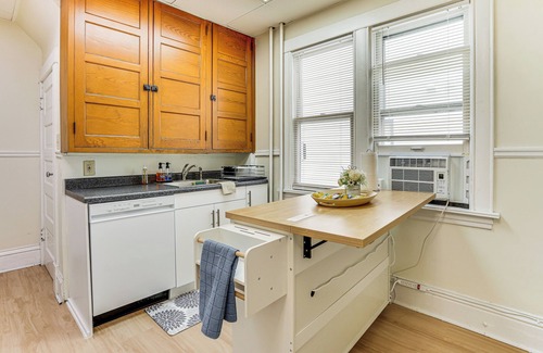 Minneapolis Casa | 1 Mi to University: Spacious Home in Minneapolis!