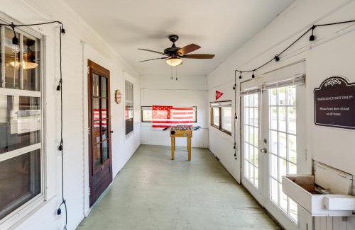 Lincoln Casa | 1 Mi to UNL Group Getaway with Game Area
