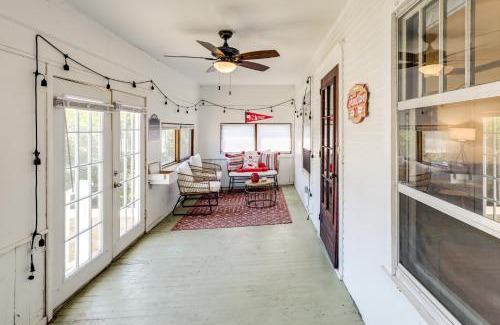 Lincoln Casa | 1 Mi to UNL Group Getaway with Game Area