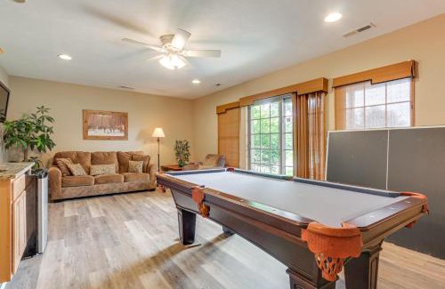 McHenry Apartamento | 1 Mi to Wisp Resort Hot Tub Haven in McHenry!