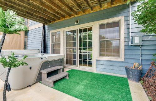 McHenry Apartamento | 1 Mi to Wisp Resort Hot Tub Haven in McHenry!