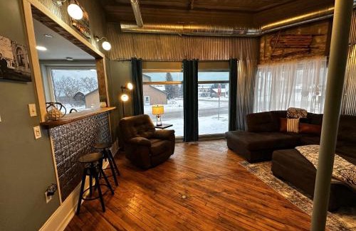 Boyne Falls Casa | 1 Mile From Boyne Mt- Chateau Patak