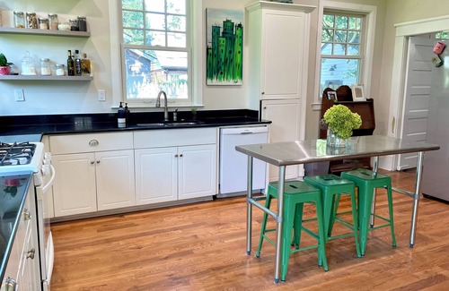 Summerville Casa | 1 mile from Masters! Updated 4/4.5 Craftsman House on the Hill!