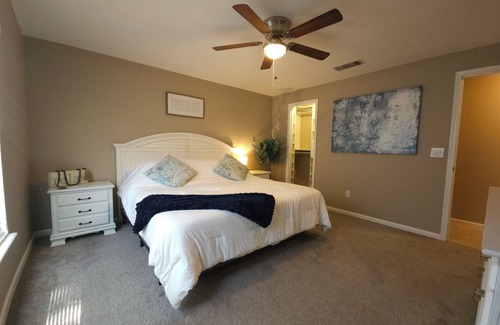 Isle of Palms Casa | 1 mile from MAYO CLINIC, 3 miles to the beach! 3 beds/2 bath fully furnished!