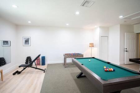 Wexford Leas Casa | 1 Mile to Honeymoon Island ~Heated Pool ~Putt Putt