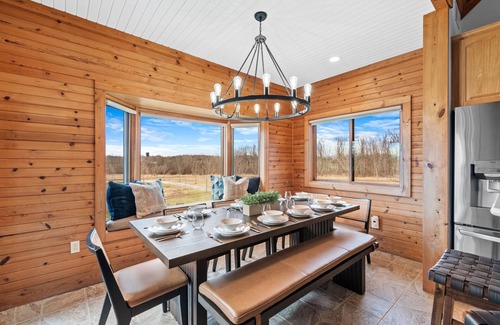 Elkhart Lake Cabina | 1-Mile to Road America, 2-Miles to Elkhart Lake