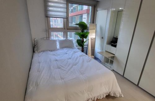 Seocho-dong Apartamento | 1 min to Sinnonhyeon Cute and Cozy House# Netflix
