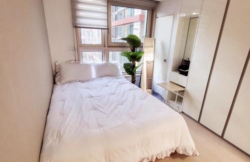 Seocho-dong Apartamento | 1 min to Sinnonhyeon Cute and Cozy House# Netflix