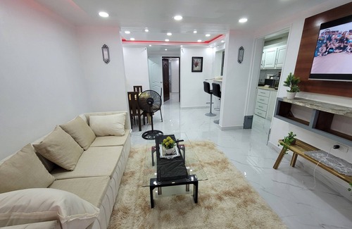 Lope De Vega Apartamento | A 1 minuto dela Sirena market, dela Lopez de vega. En piantini.