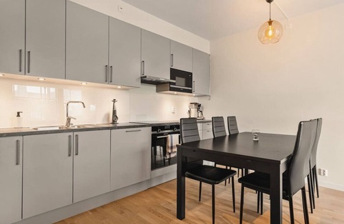 Arstad Apartamento | 1 minute to tram! Newly built w/balcony & 3 beds