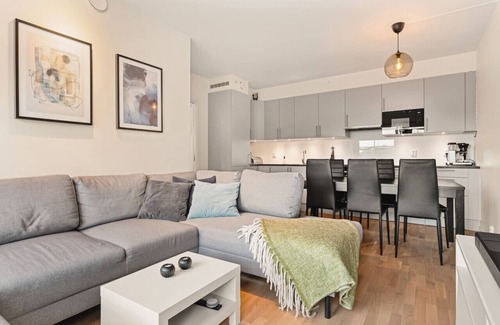 Arstad Apartamento | 1 minute to tram! Newly built w/balcony & 3 beds