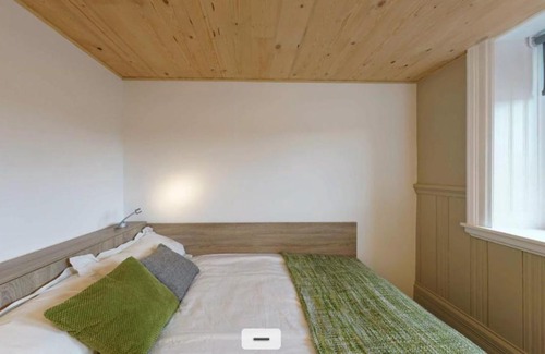 Lancaster Casa | Comfortable Rooms for STUDENTS Only - Lancaster, SK
