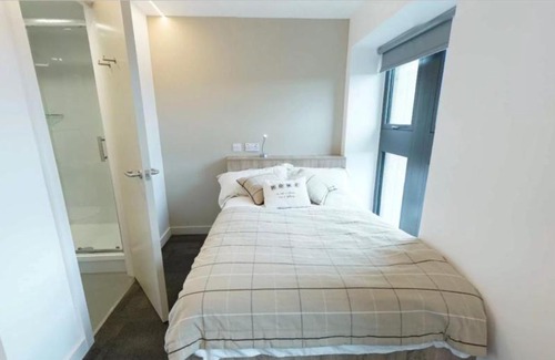 Lancaster Casa | Comfortable Rooms for STUDENTS Only - Lancaster, SK