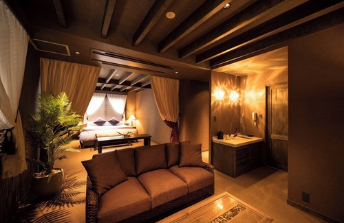 Karasumaoike Hotel | 1 night without meals King studio CALM BALI / Kyoto Kyōto