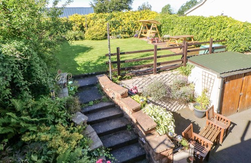 Brampton Cabaña | 1 PENNINE VIEW, pet friendly in Appleby-In-Westmorland
