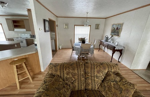 Deep Gap Casa | ① Pets OK ② 55" HDTV ③ 5min to Blue Rid ③ Fire Pit