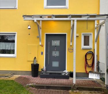 Munchen District Casa | 1 Privatzimmer möbliert gut ausgestattet und gute Anbindung Bus Bahn