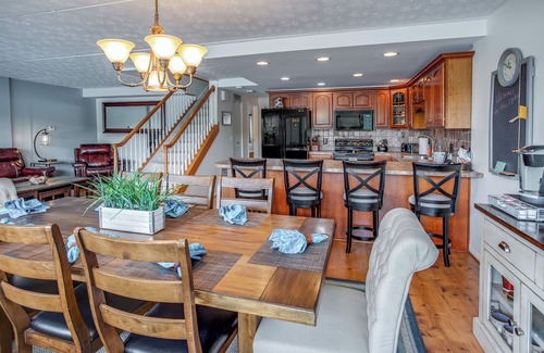 Canandaigua Condominio | ¡ESQUÍ UPSTATE NY! Retiro del lago Canandaigua. Unidad de final raro! 4 dormitorios / 3 baños / 1750 pies cuadrados