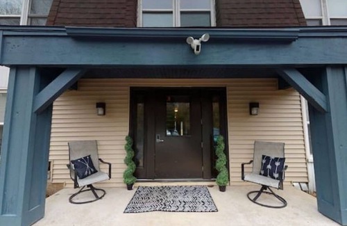 Green Bay Apartamento | #1 Ritchie's Titletown Suites: Northwoods Glam