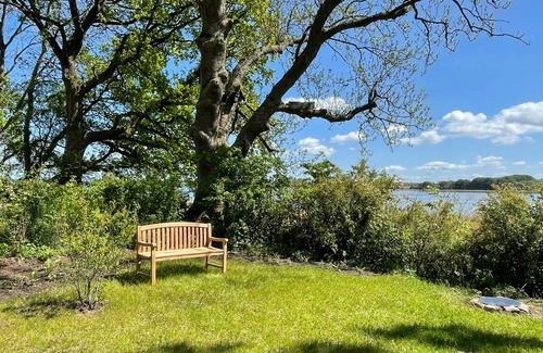 Ulsnis Apartamento | 1 room apartment with Schlei view directly on the water