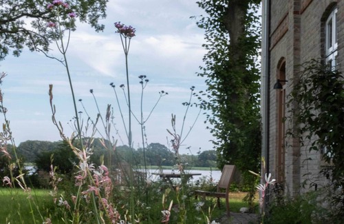 Ulsnis Apartamento | 1 room apartment with Schlei view directly on the water