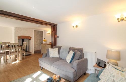 Shipton Gorge Casa | 1 Rose Cottage