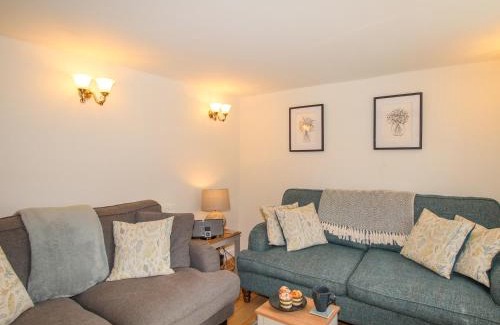 Shipton Gorge Casa | 1 Rose Cottage