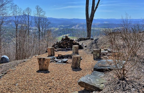 Lansing Cabina | 1 Starry Night-5 BR, 4BA Chalet CERCA DEL OESTE DE JEFFERSON, NC, con impresionantes vistas, bañera de hidromasaje, Wi-Fi, aire acondicionado