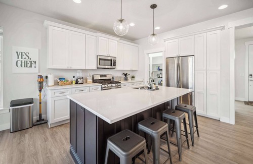 Orem Casa | #1 Summer Retreat/Custom Sauna/Theatre/Lux MTN Spa