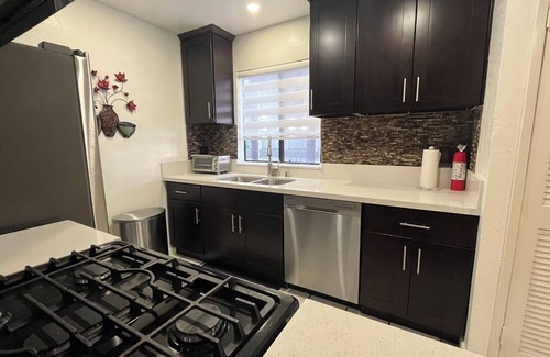 Downtown Apartamento | 1. Superb 2-bd 2-bth Apartment in City Center