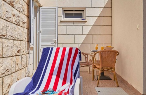 Montovjerna Apartamento | 1 Triple room Villa Kate Dadić