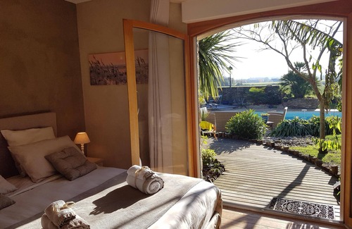 Pommeret Cama Y Desayuno | Habitación boutique totalmente renovada con piscina y terraza privada.