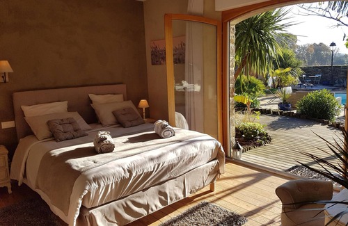 Pommeret Cama Y Desayuno | Habitación boutique totalmente renovada con piscina y terraza privada.