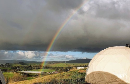 Ruakaka Alquiler De RV | 1. Waipū luxury eco glamping in offgrid geodesic dome