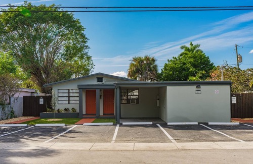 Middle River Terrace Apartamento | 🏳️‍🌈 #1 Walk to Wilton Drive