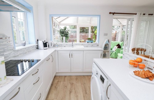 Cowes Cabaña | 1 Westwood Close