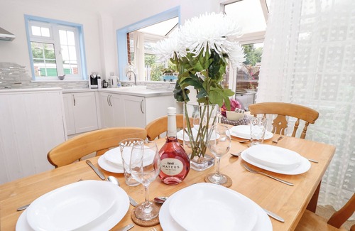 Cowes Cabaña | 1 Westwood Close