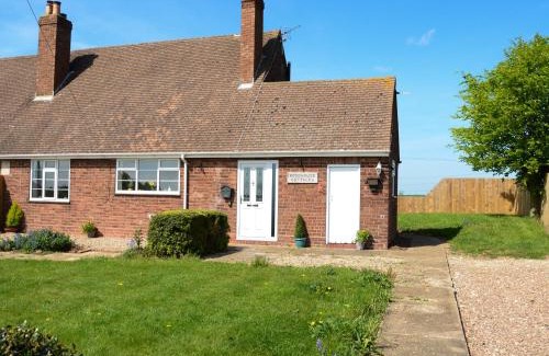 Arnold Casa | 1 Woodhouse Cottages