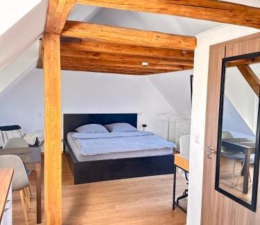 Oedheim Apartamento | 1 Zimmer Wohnung DG mit Klimaanlage und kleinen Balkon