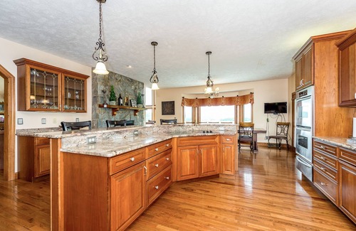 Clyde Casa | 10-acre manor with Blue Ridge views, game rooms & private vintage diner