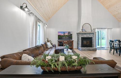 Friendship Casa | 10-Acre Property with Fire Pit and Grill in Arkdale!