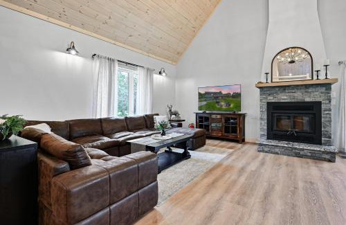 Friendship Casa | 10-Acre Property with Fire Pit and Grill in Arkdale!