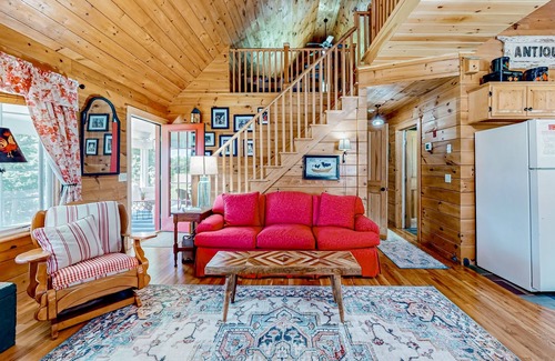 East Dover Casa | 10 acres of privacy with scenic views, custom art, game room & swimming pond