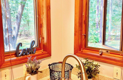 Manistee Casa | 10 acres of woodland PRIVACY: charming 3-bedroom home by Manistee w/ WiFi, AC