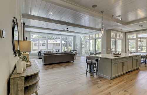 Sea Pines Casa | 10 Bald Eagle - 3rd row (108 yard walk) to the Ocean. Endless Summer Awaits!